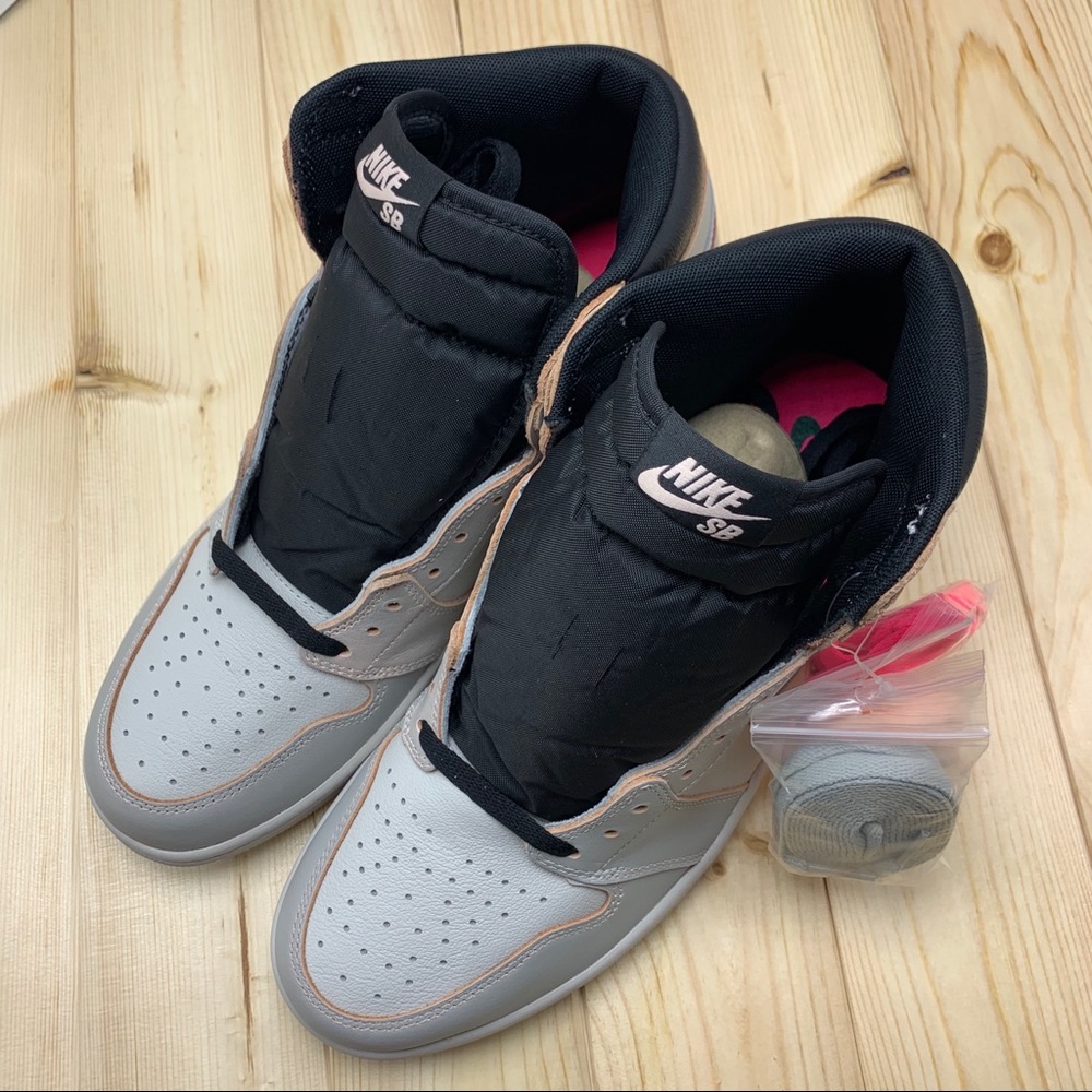 *SOLD*New Nike Air Jordan 1 High OG Defiant NYC - Picture 2 of 7